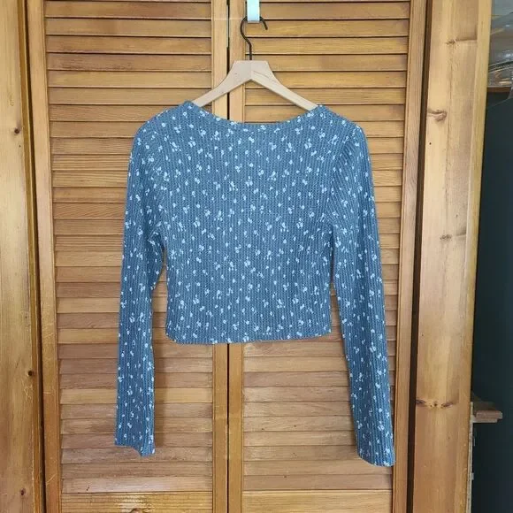 Aeropostale Long Sleeve Floral Shrunken Tee Size L - Picture 7 of 8